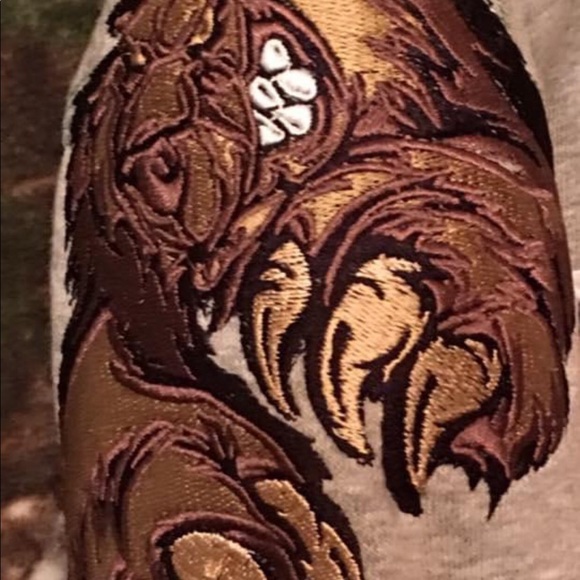 Clothes - Picture 12 of 16